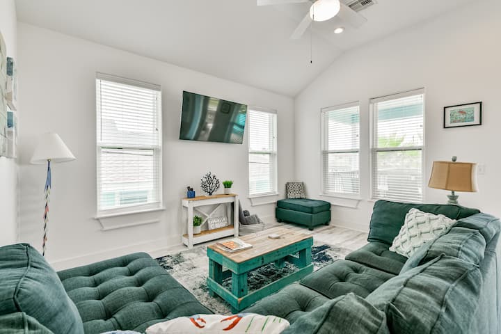 Beautiful Palm Beach House Only 2 Blocks To Beach - Galveston