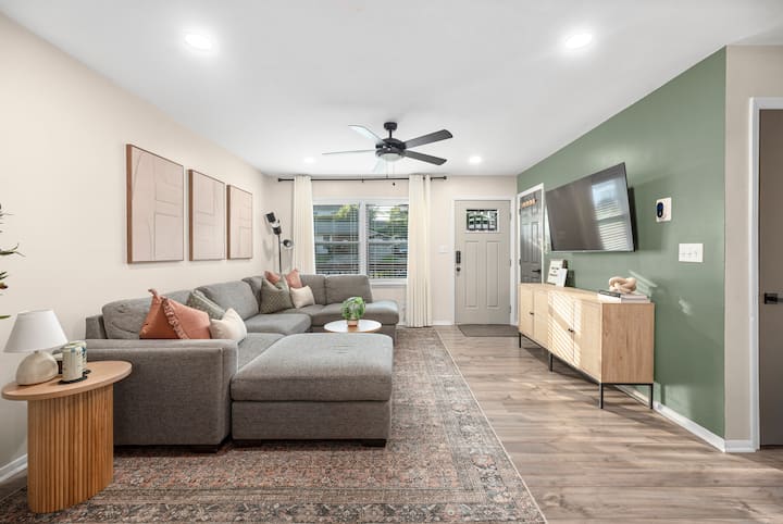 Near Uptown W/ Parking! | Dog Friendly | Firepit - 夏洛特