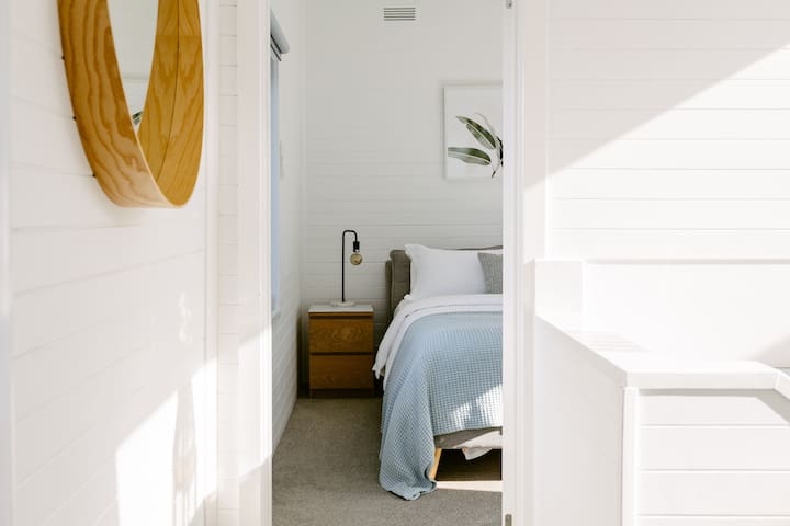 The Nook – relaxing home breathtaking ocean views gallery image 4