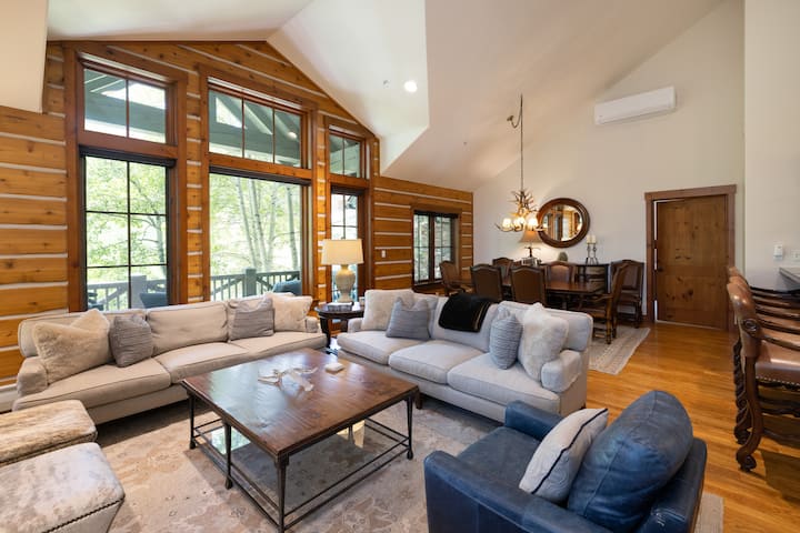 Luxury Ski In, Walk To Ritz, A/c, Hottub, Pool