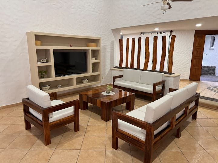 Casa Muy Grande Con Alberca Y Aire Acondicionado - Ixtapa Zihuatanejo