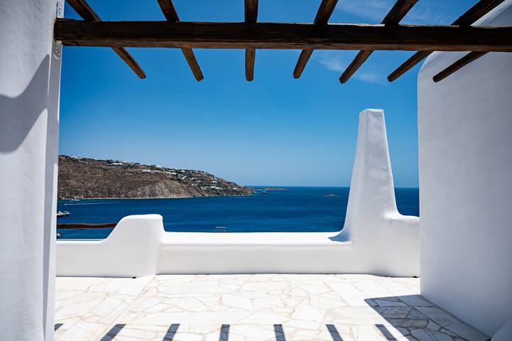 Villa with Pool & Sunrise Views – 2024 Renovation gallery image 5