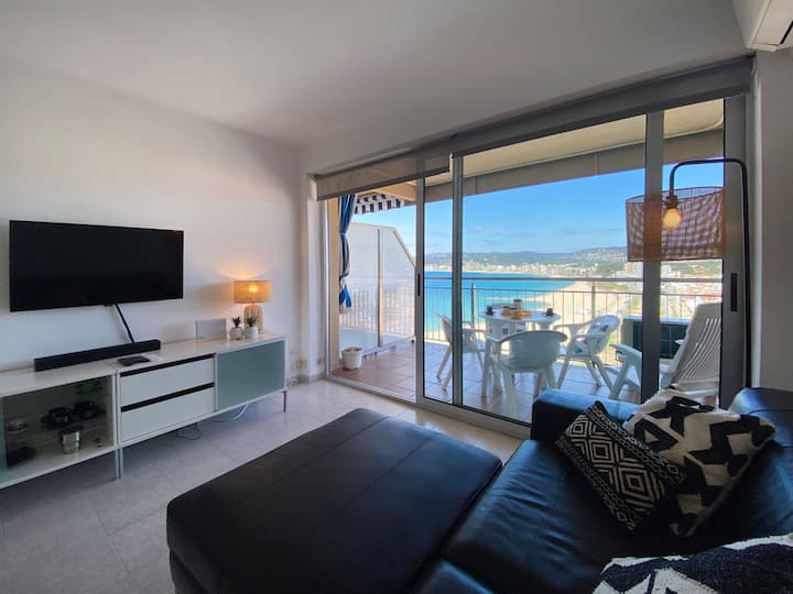 Apartment On The Beach. - Palamós