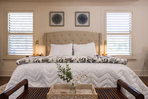 Near Six Flags + Fire Pit + BBQ | Private Estate