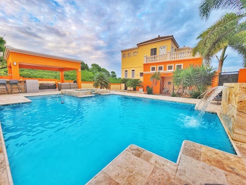 Oasis Escape House Pool Villa- 12 guests- Full A/C