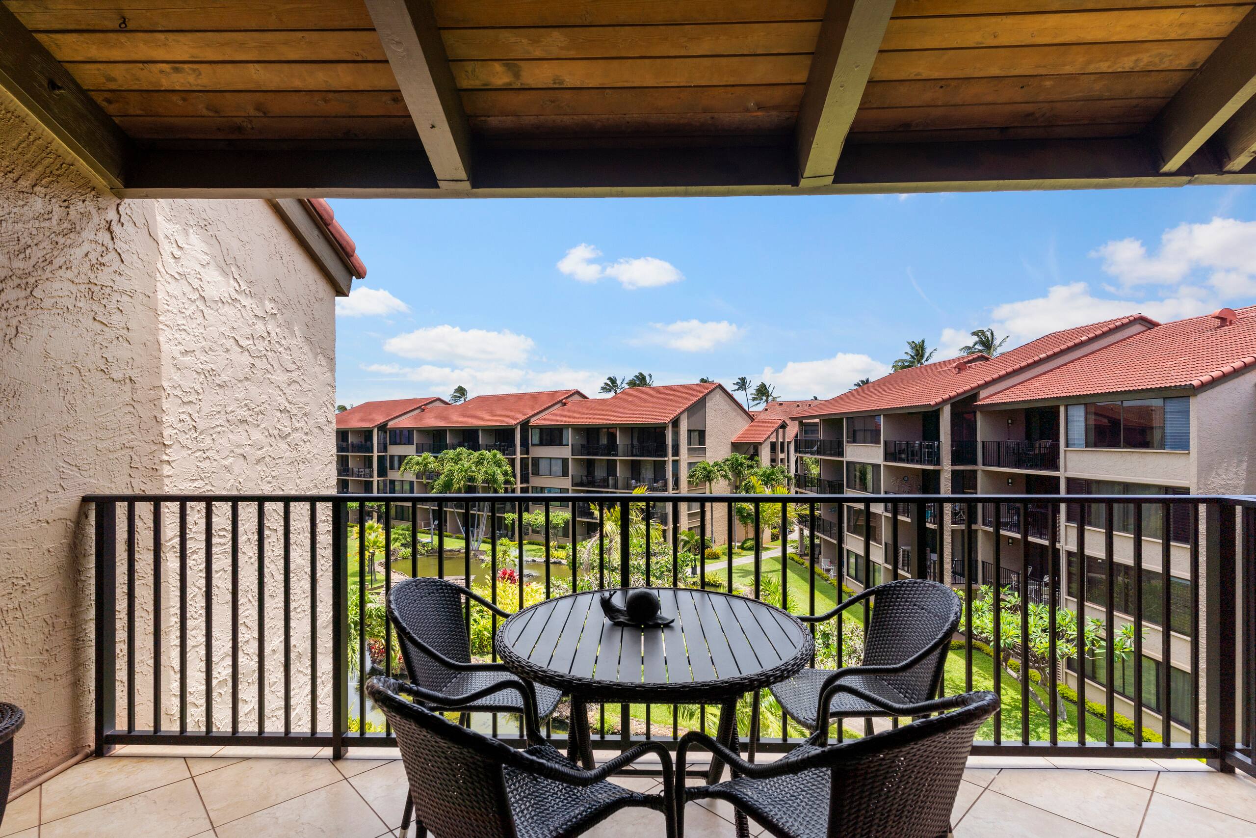 Condo in Lahaina · ★4.88 · 3 bedrooms · 5 beds · 2 baths - Image 34