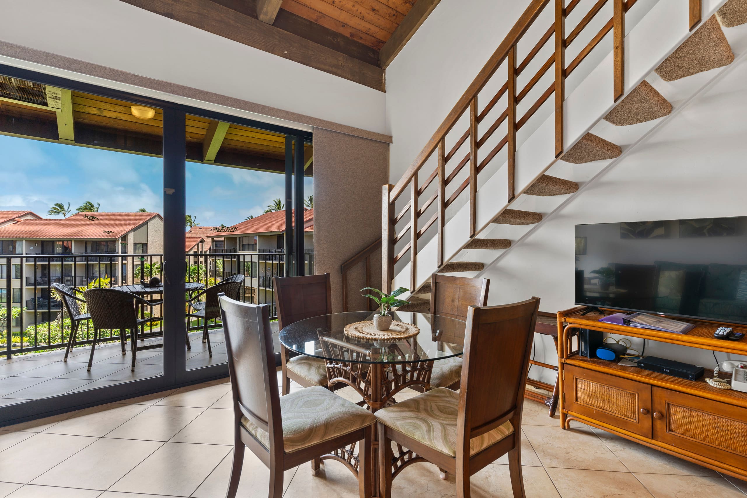 Condo in Lahaina · ★4.88 · 3 bedrooms · 5 beds · 2 baths - Image 14