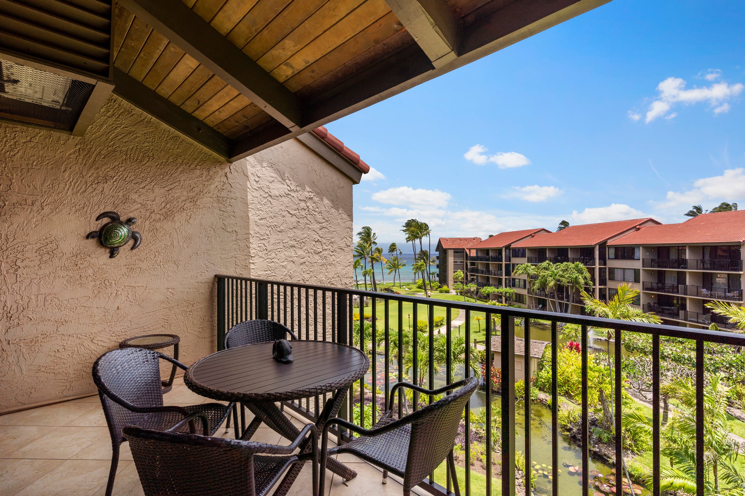 Condo in Lahaina · ★4.88 · 3 bedrooms · 5 beds · 2 baths - Image 33