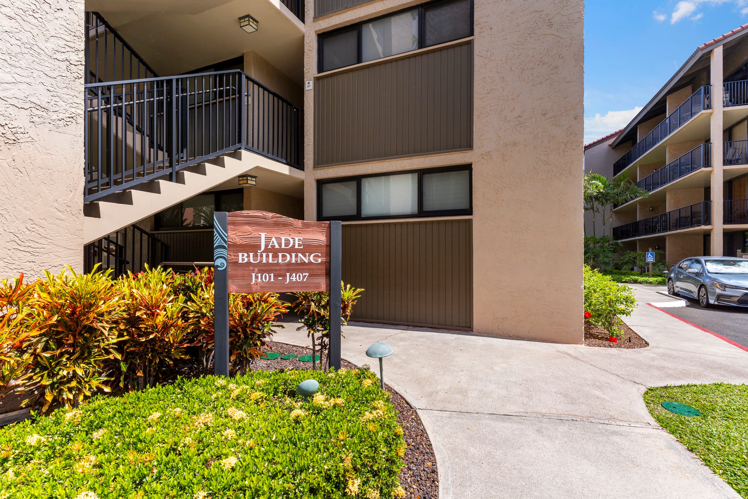 Condo in Lahaina · ★4.88 · 3 bedrooms · 5 beds · 2 baths - Image 46