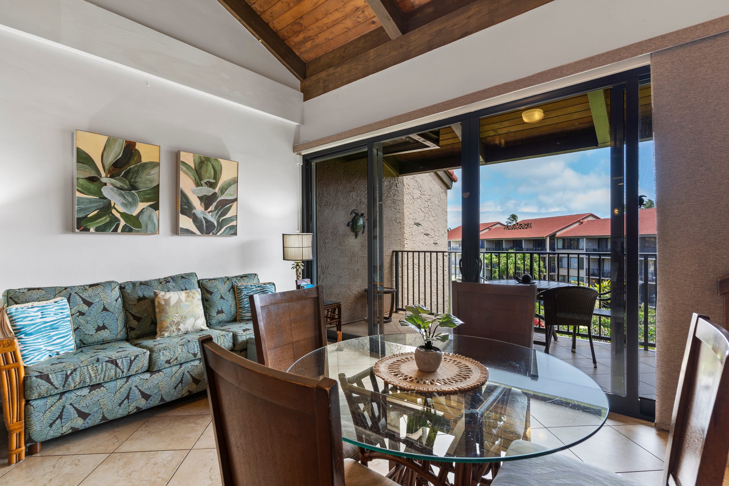 Condo in Lahaina · ★4.88 · 3 bedrooms · 5 beds · 2 baths - Image 3