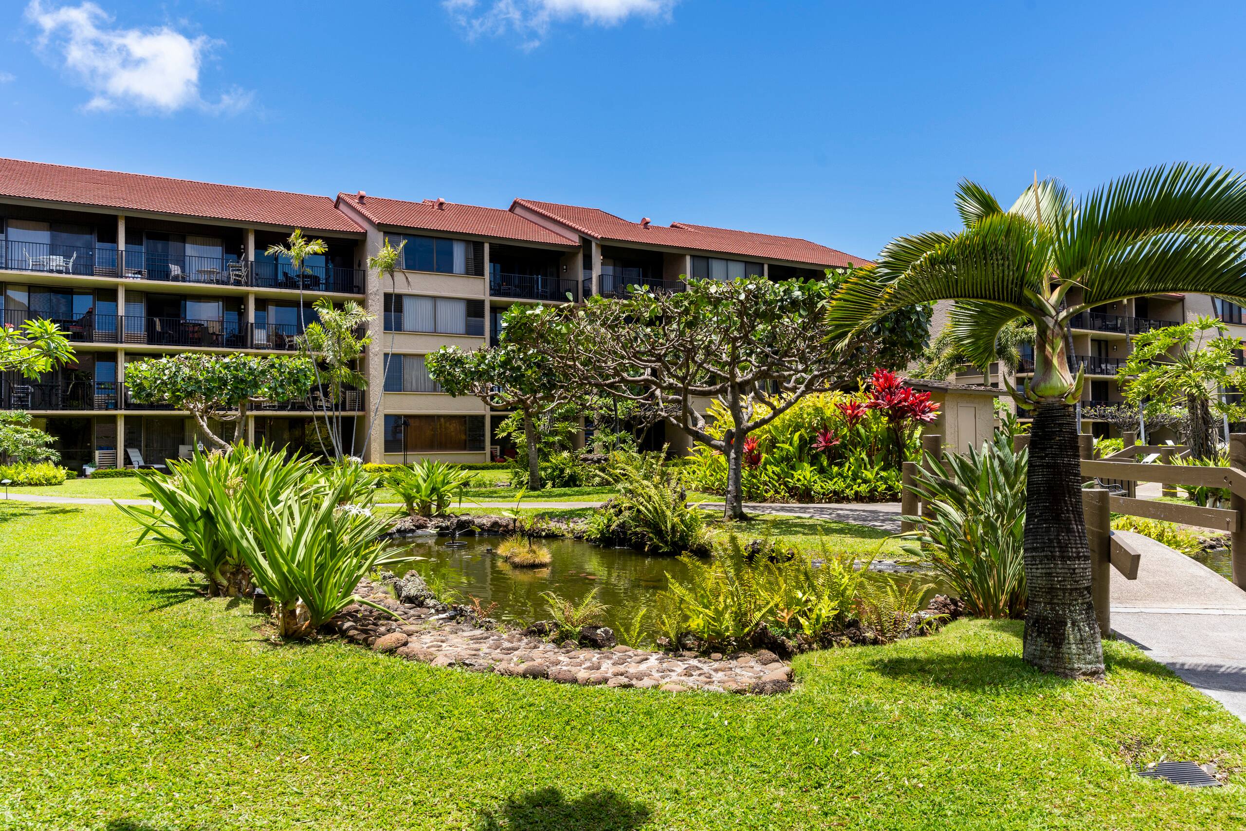 Condo in Lahaina · ★4.88 · 3 bedrooms · 5 beds · 2 baths - Image 51