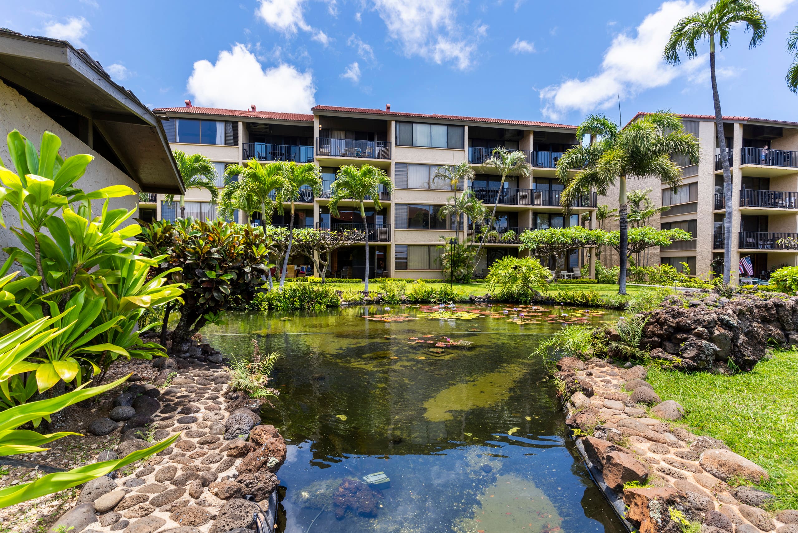 Condo in Lahaina · ★4.88 · 3 bedrooms · 5 beds · 2 baths - Image 49
