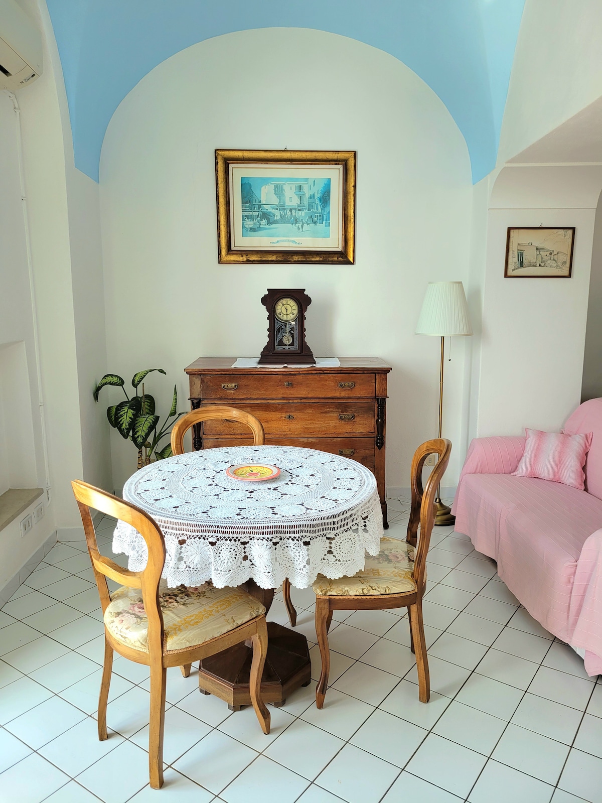 Top Airbnb: Elle, just few steps from the center! in Positano