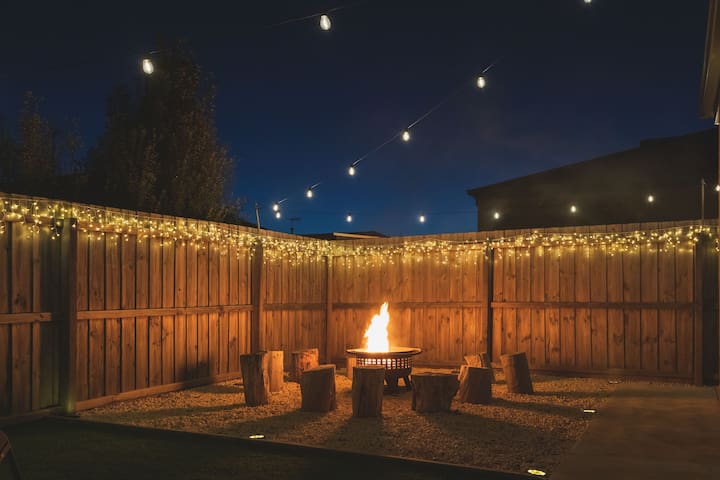 Sauna & King Beds “Tranquillity Base” Large Home