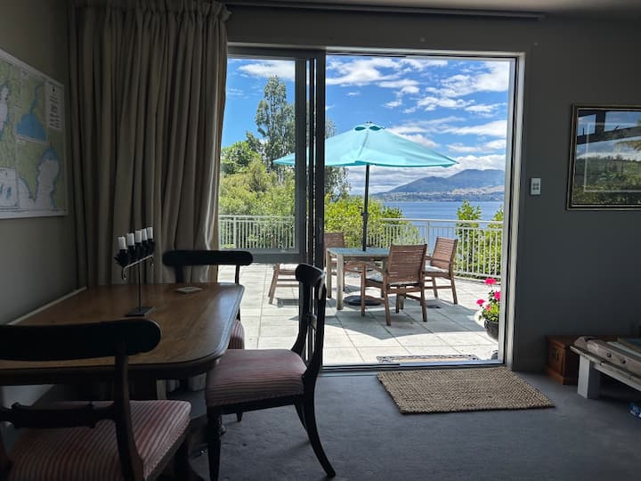 888 Acacia - Taupo Tree House - Taupo