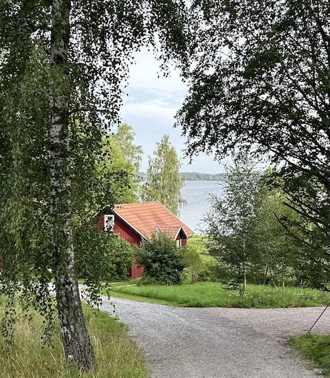 Magic lakefront property near royal Drottningholm