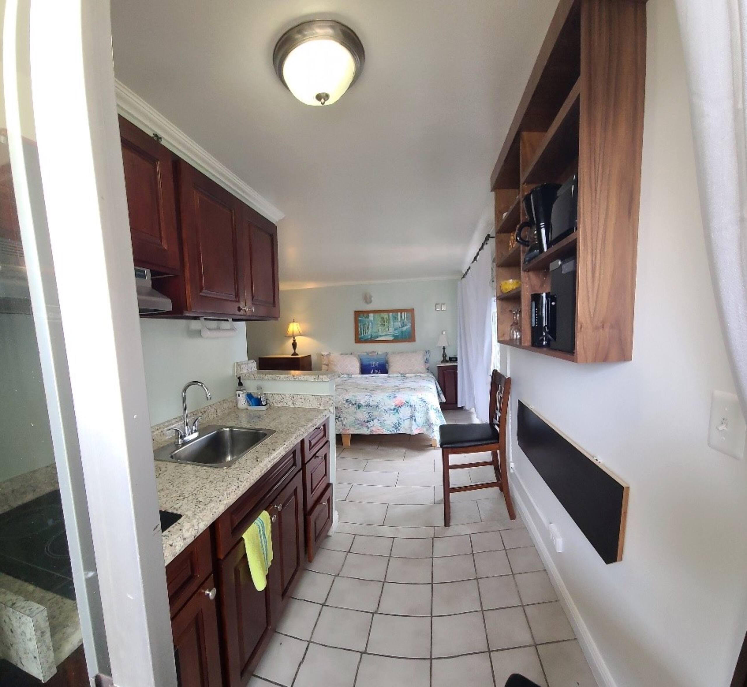 Condo in Honolulu · ★4.79 · Studio · 2 beds · 1 private bath - Image 44
