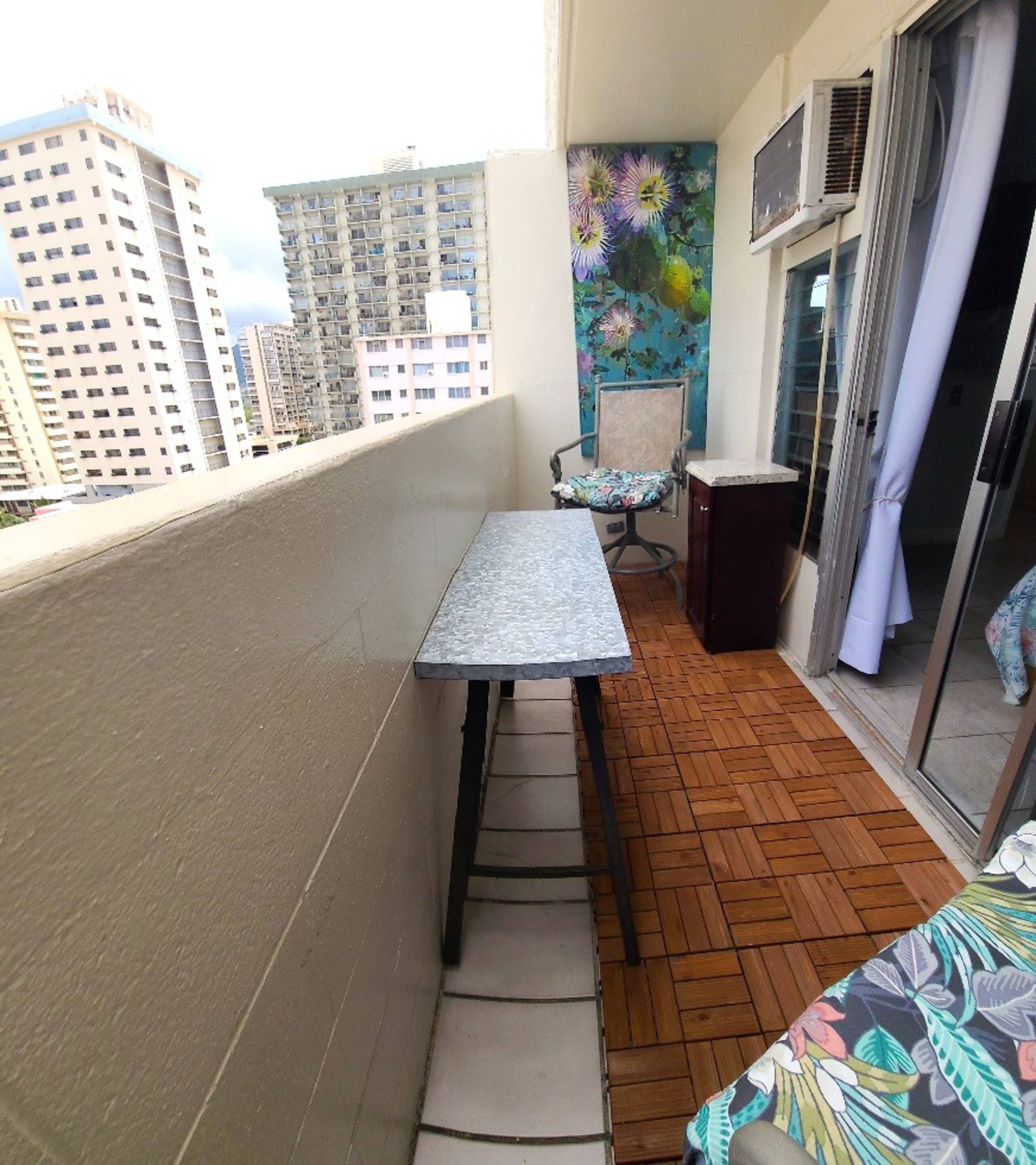 Condo in Honolulu · ★4.79 · Studio · 2 beds · 1 private bath - Image 10