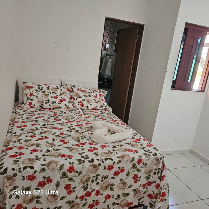kjo dhomë dhe një suitë, krevat dopio, peshqirë, çarçafë, jastëkë dhe jastëkë.
sprint me ajër të kondicionuar 