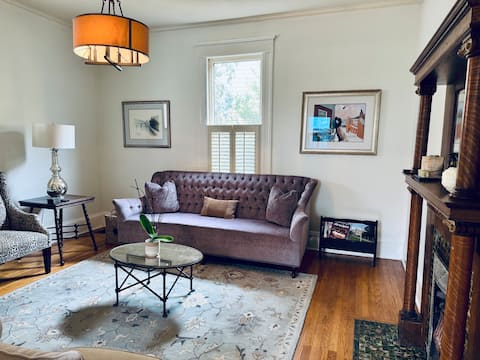 Popular Airbnb listing: Historic Oakwood 3BR/3BA Walk to Venues & Downtown in Oakwood Garden Club