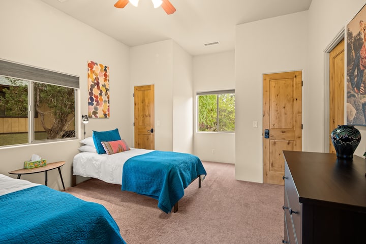 Twin bedroom. Trundle under one bed.