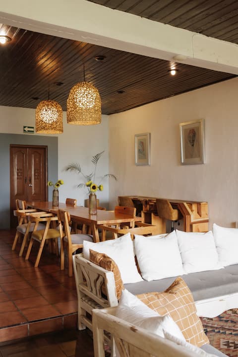 Casa Centralita: views, fire pit + tree house!