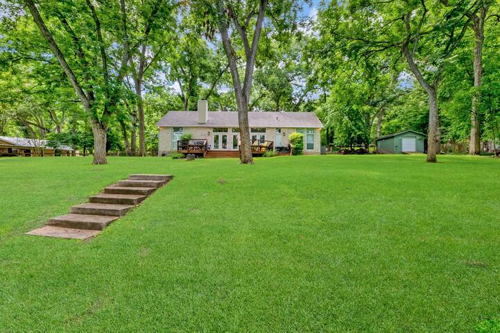 Amazing Lakefront Home with Huge Yard & Dock gallery image 4