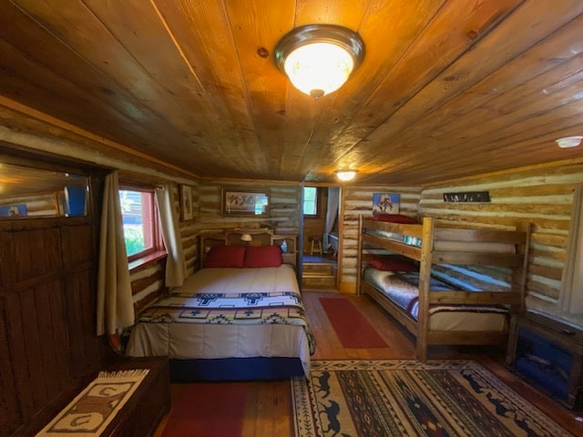 Authentic B&B on by Snake River with breakfast Farm stays for Rent in