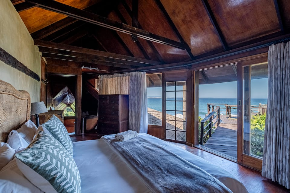 The Shack, above the Supertubes surf break, Jeffreys Bay, Eastern Cape, South Africa, photo 7 of 10