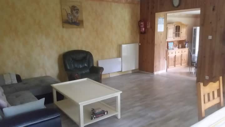 Sala de estar con sofá cama