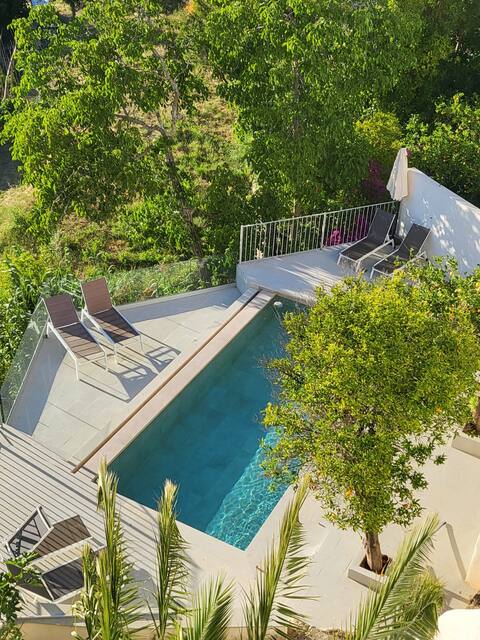 Old gem 8 bed townhouse, renovated, Gaucin centre