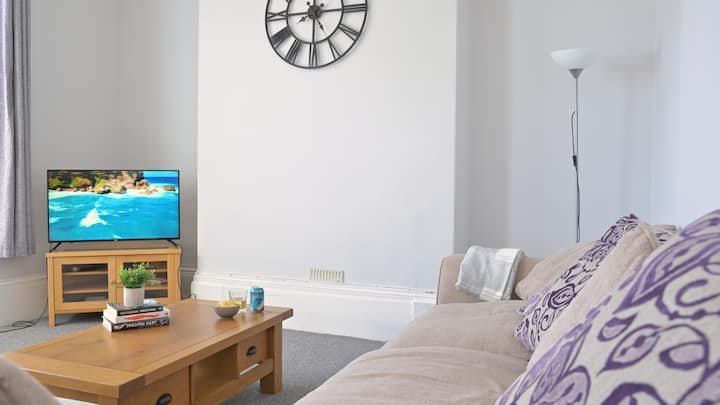 Spacious Penthouse + Terrace | Central | 3 Doubles - Plymouth