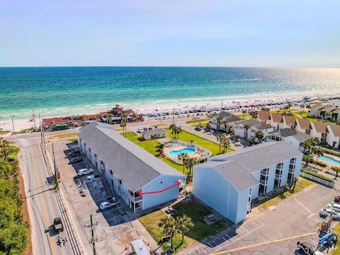 Top Airbnb: Spectacular Gulf Views- Tradewinds Unit #18 in Miramar Beach