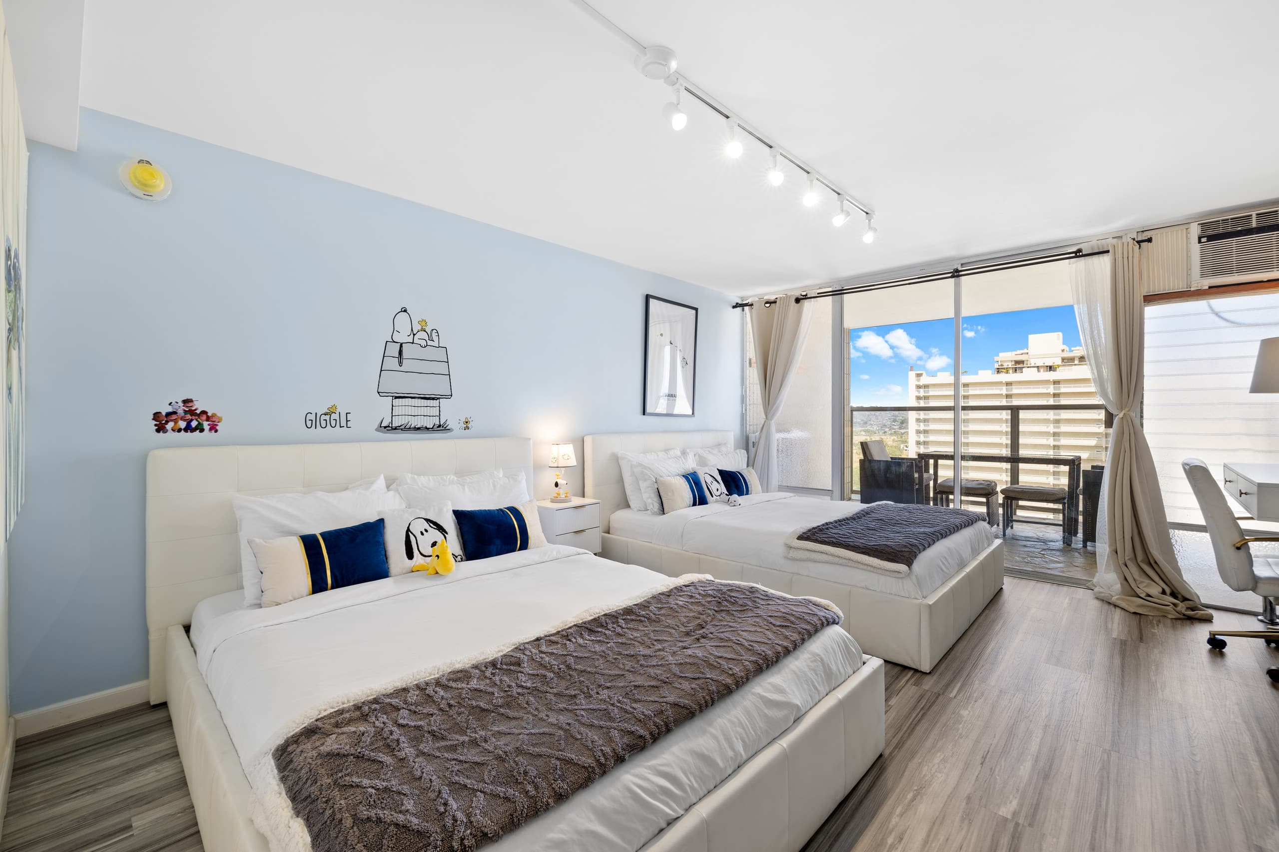 Condo in Honolulu · ★4.83 · 1 bedroom · 2 beds · 1 private bath - Image 3