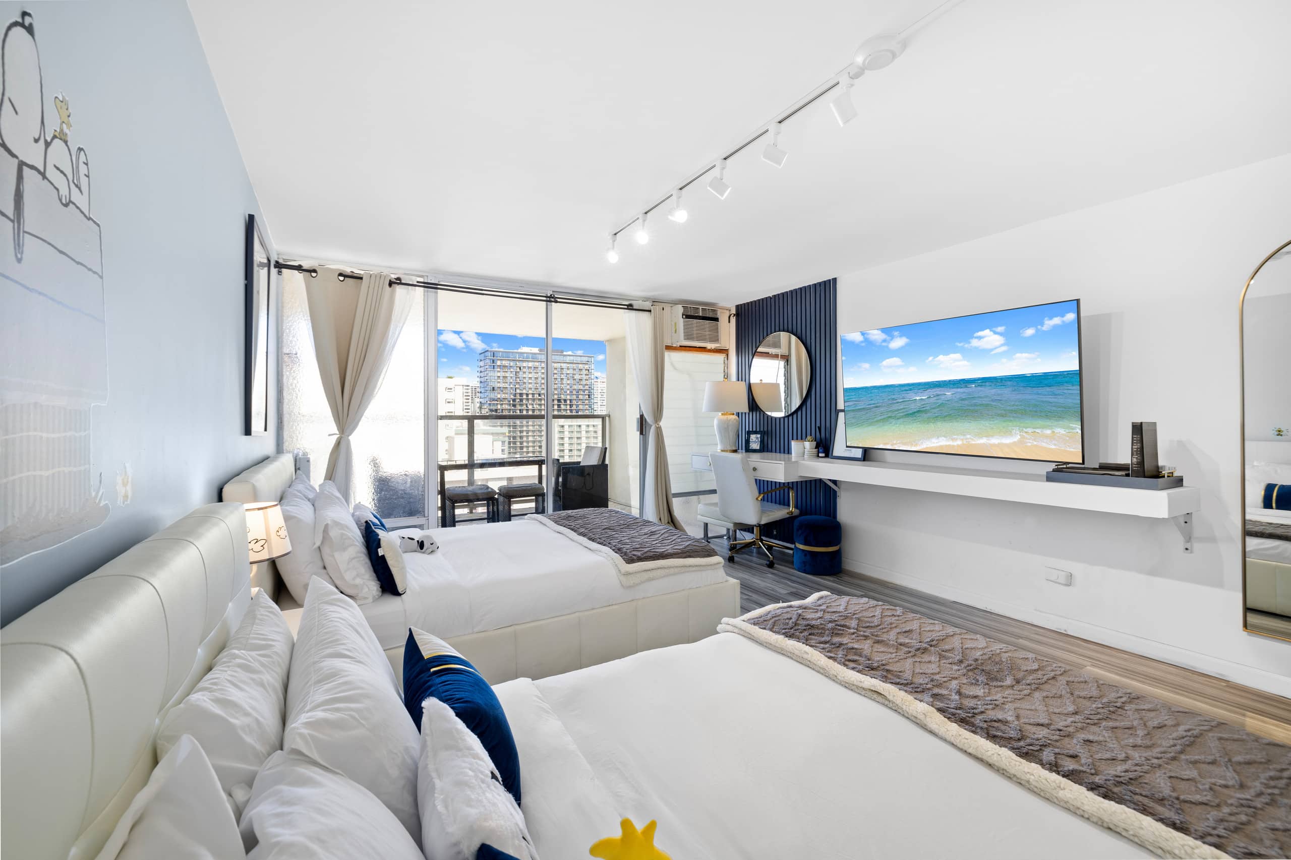 Condo in Honolulu · ★4.83 · 1 bedroom · 2 beds · 1 private bath - Image 12