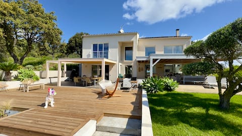 VillaSerenita Heated pool, Jacuzzi, Pétanque.