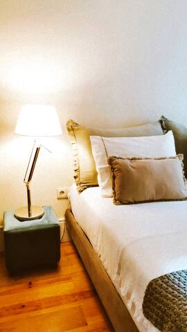 Vintage House gallery image 3