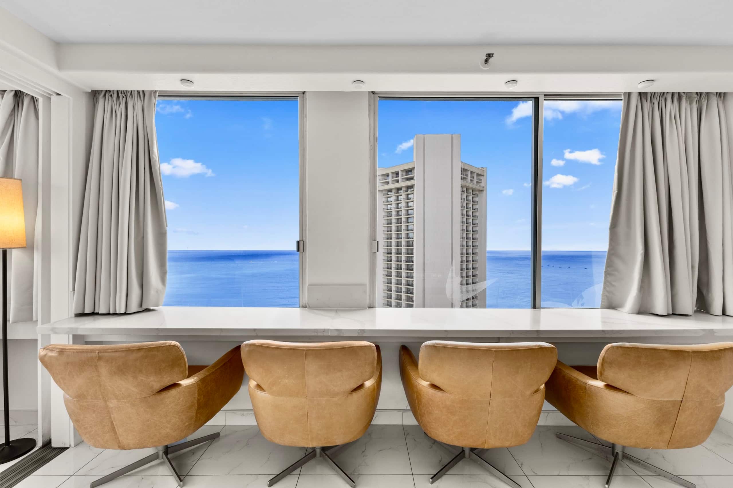 Condo in Honolulu · ★4.79 · 2 bedrooms · 2 beds · 1 private bath - Image 4