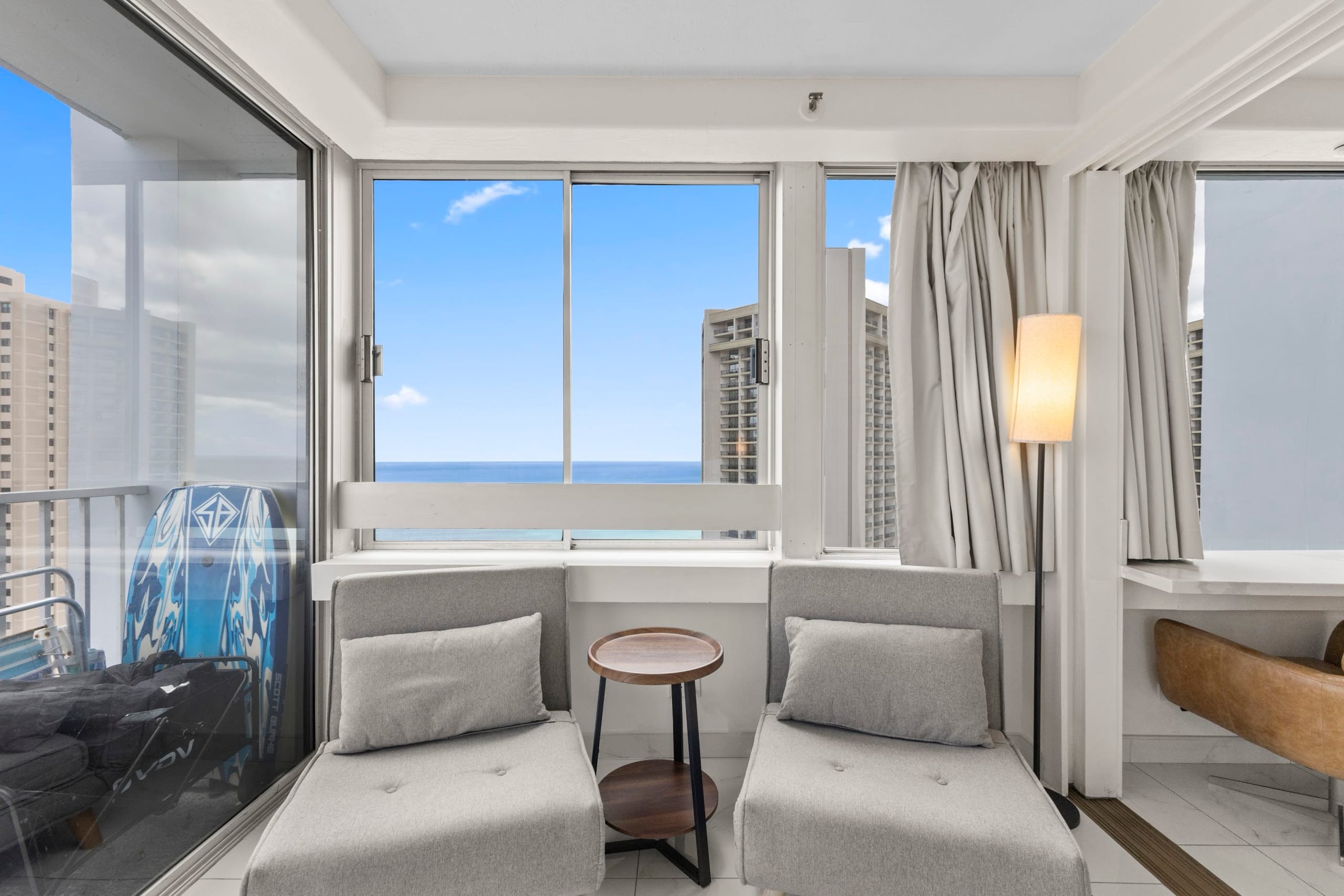 Condo in Honolulu · ★4.79 · 2 bedrooms · 2 beds · 1 private bath - Image 21