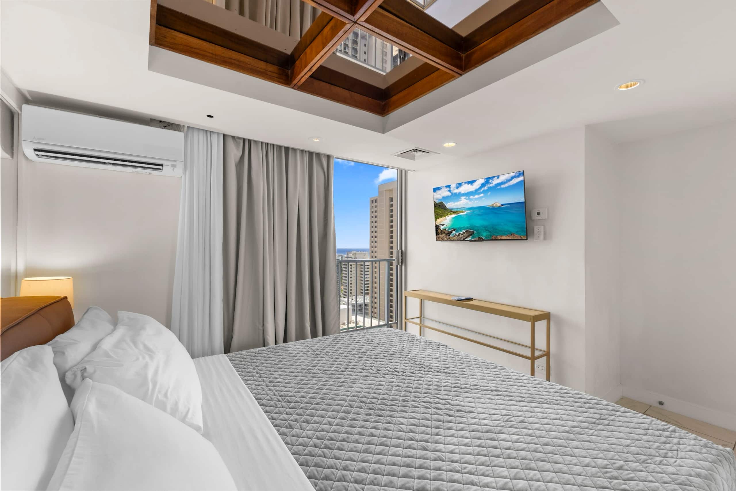 Condo in Honolulu · ★4.79 · 2 bedrooms · 2 beds · 1 private bath - Image 26