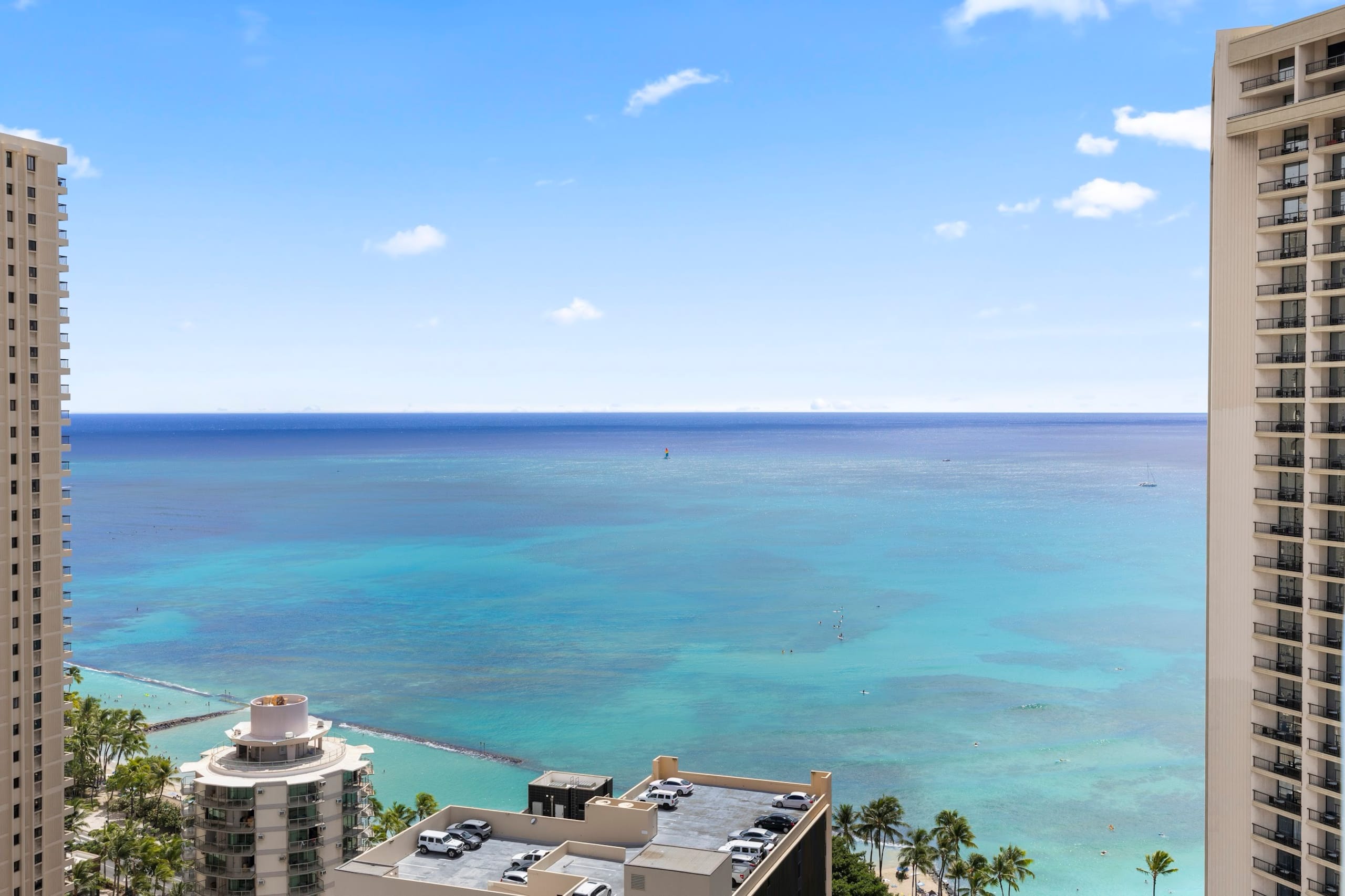 Condo in Honolulu · ★4.79 · 2 bedrooms · 2 beds · 1 private bath - Image 10