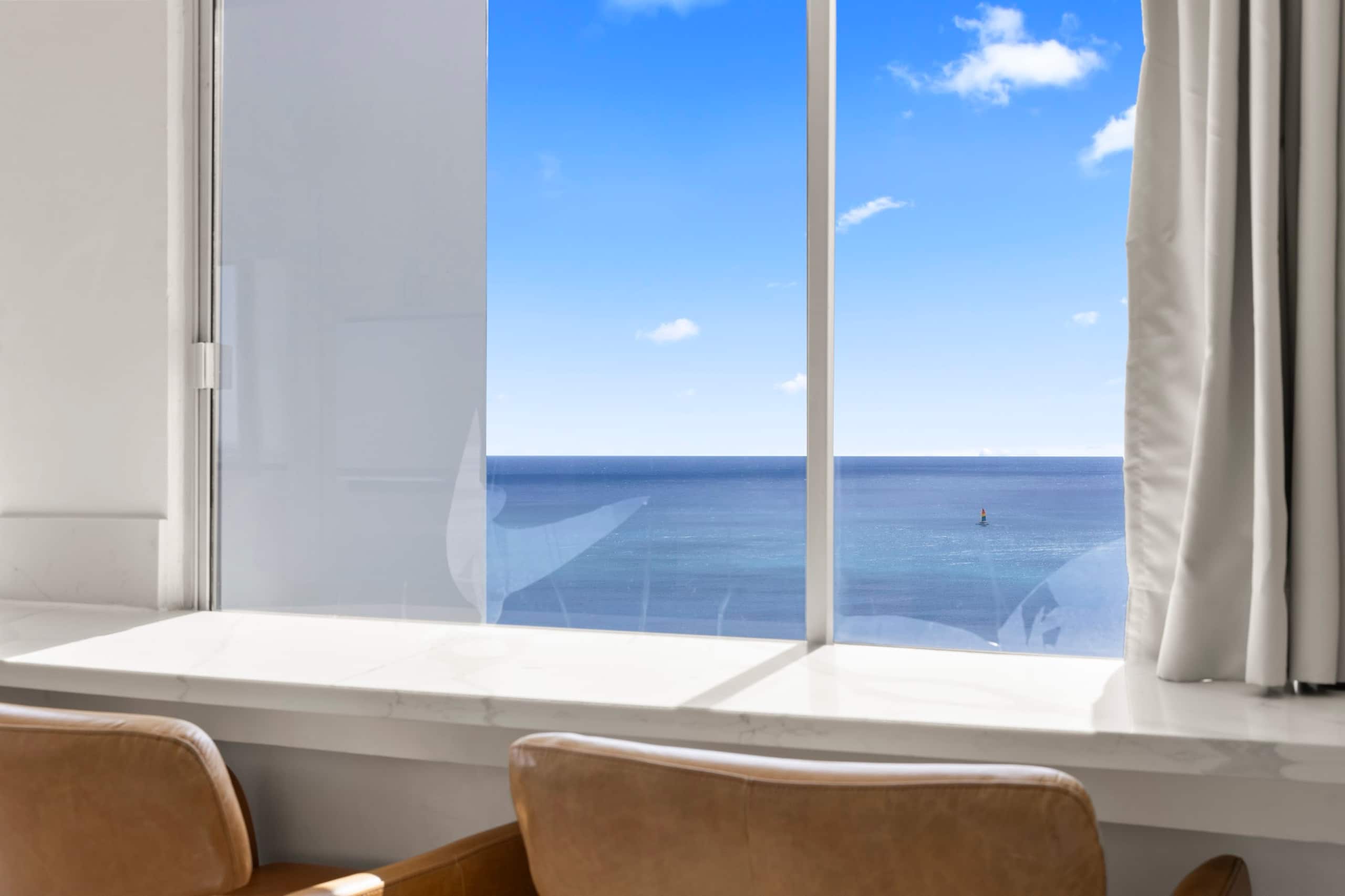 Condo in Honolulu · ★4.79 · 2 bedrooms · 2 beds · 1 private bath - Image 11