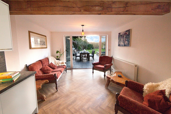 Stylish Norfolk Country Gem River/large Garden/koi - Wisbech