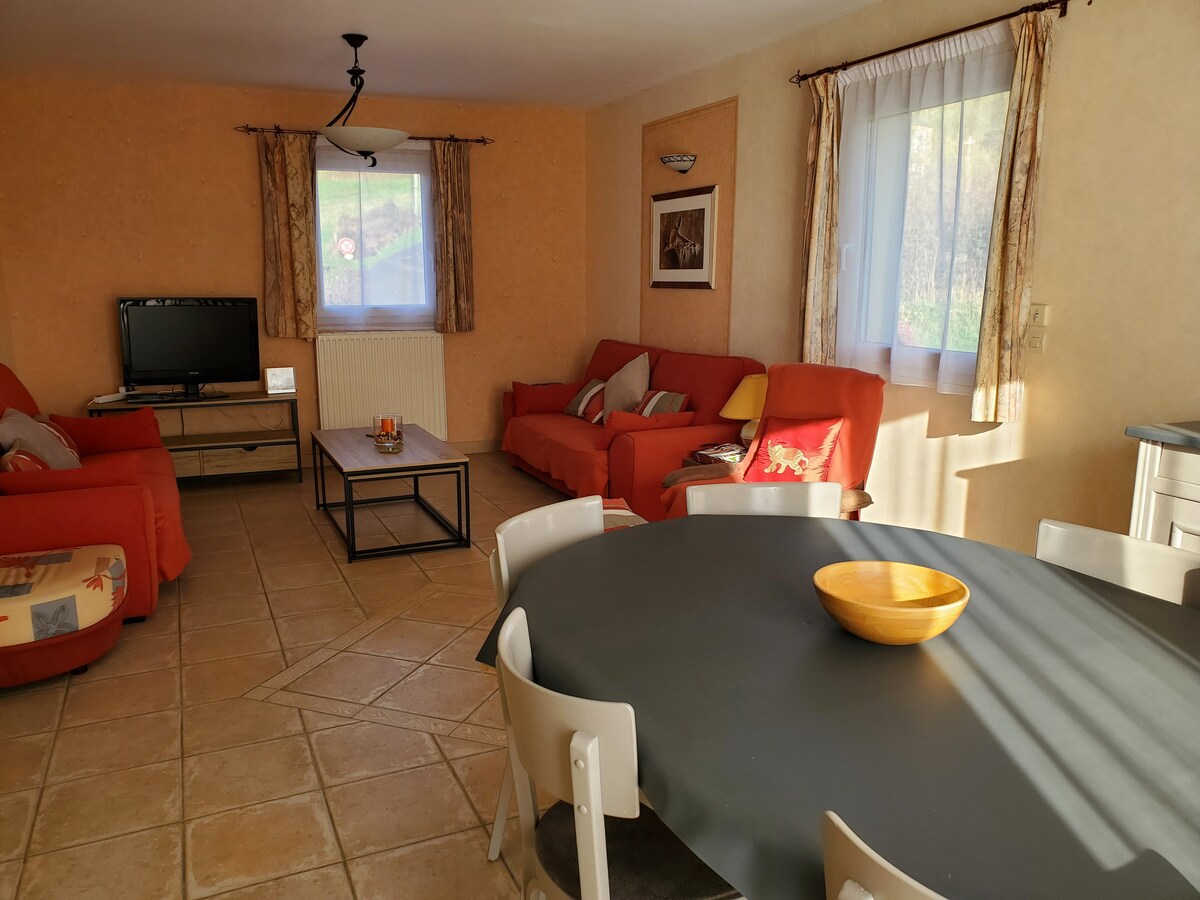 Leistungsstarkes Airbnb: Le Vey near Clécy: vacation home in Diocèse De Bayeux Lisieux