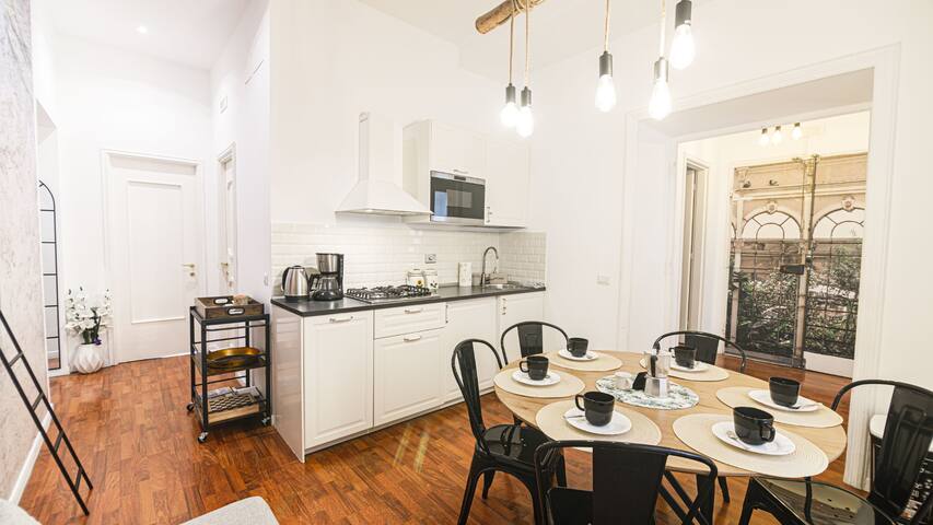 Bosuiterome house in front of piazza del Popolo gallery image 5