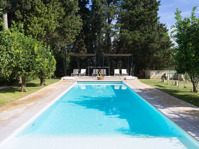 Beautiful Villa near Lecce with Pool and Garden gallery image 2