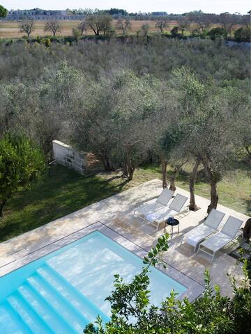 Beautiful Villa near Lecce with Pool and Garden gallery image 3