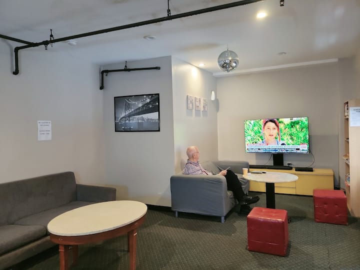 1 Bed In A  Male Dorm  W/private Bath - San Francisco, CA
