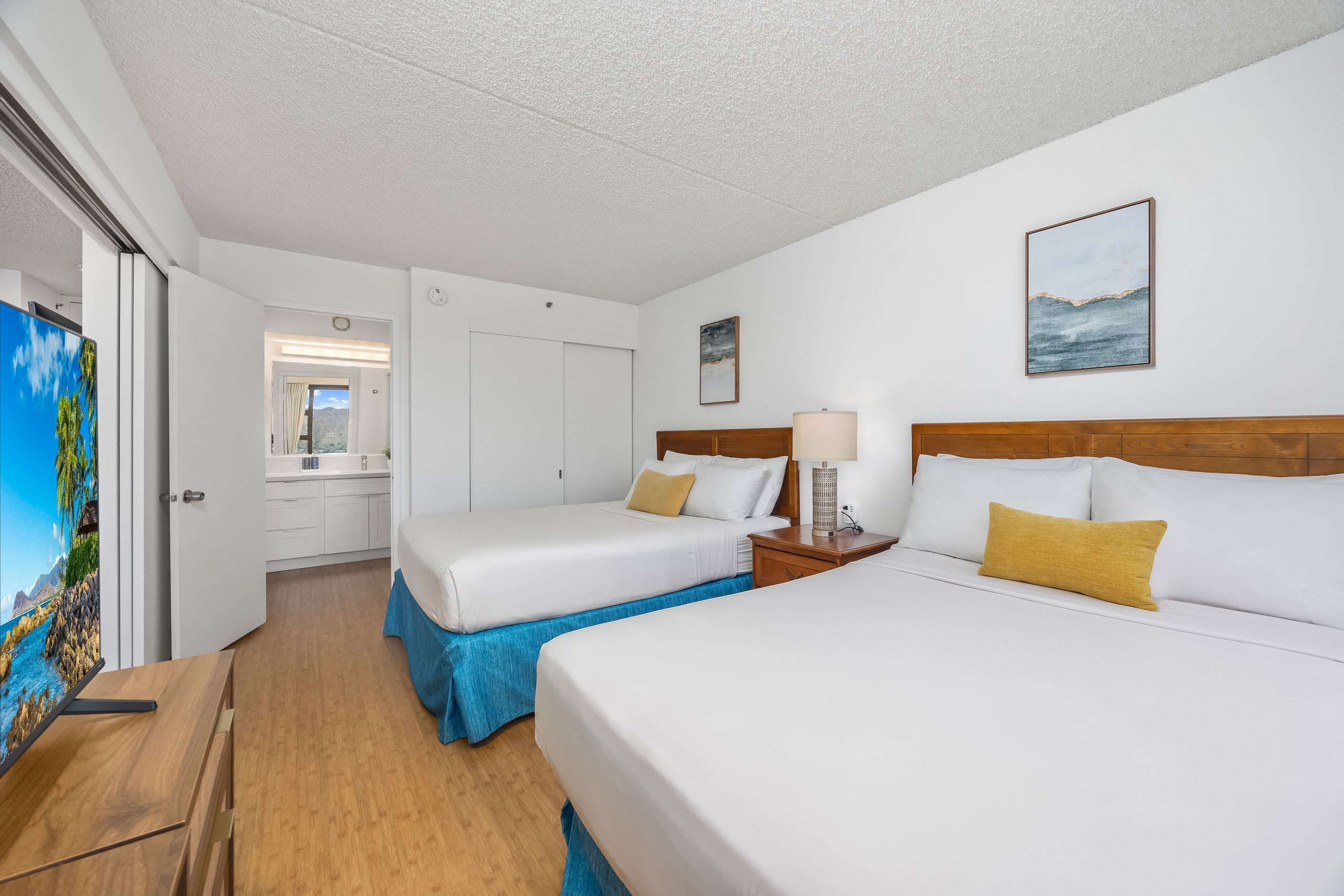 Condo in Honolulu · ★4.82 · 1 bedroom · 3 beds · 1 private bath - Image 32