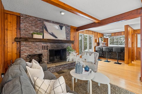 Top Airbnb: Cozy Summer Getaway | Hot Tub Sauna BBQ & Firepit in Grey Highlands